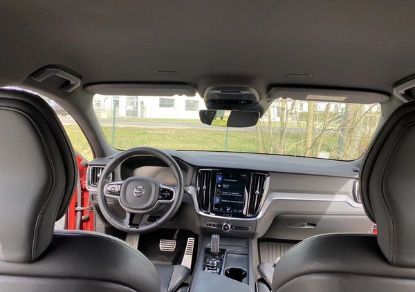 Volvo V60 cena 149999 przebieg: 38000, rok produkcji 2021 z Pobiedziska małe 121